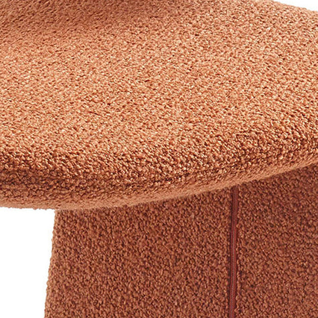 Sedia da pranzo in tessuto stile designer a braccio apribile.