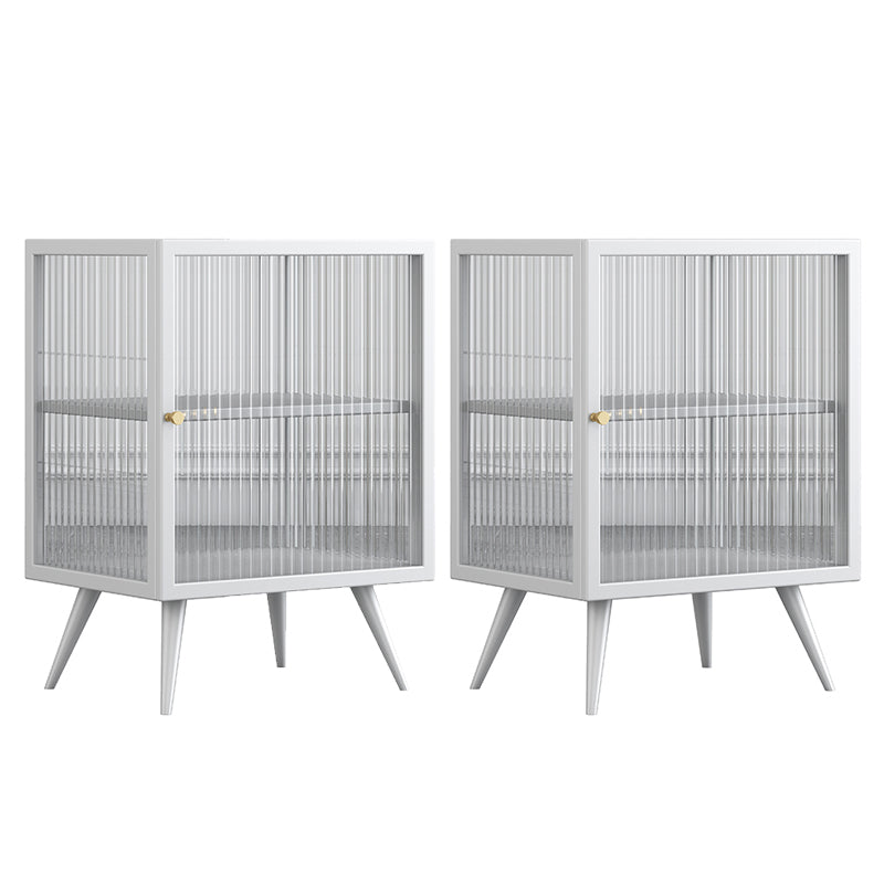 Las puertas modernas incluían la mesita de noche de metal de la cama con las piernas para el dormitorio