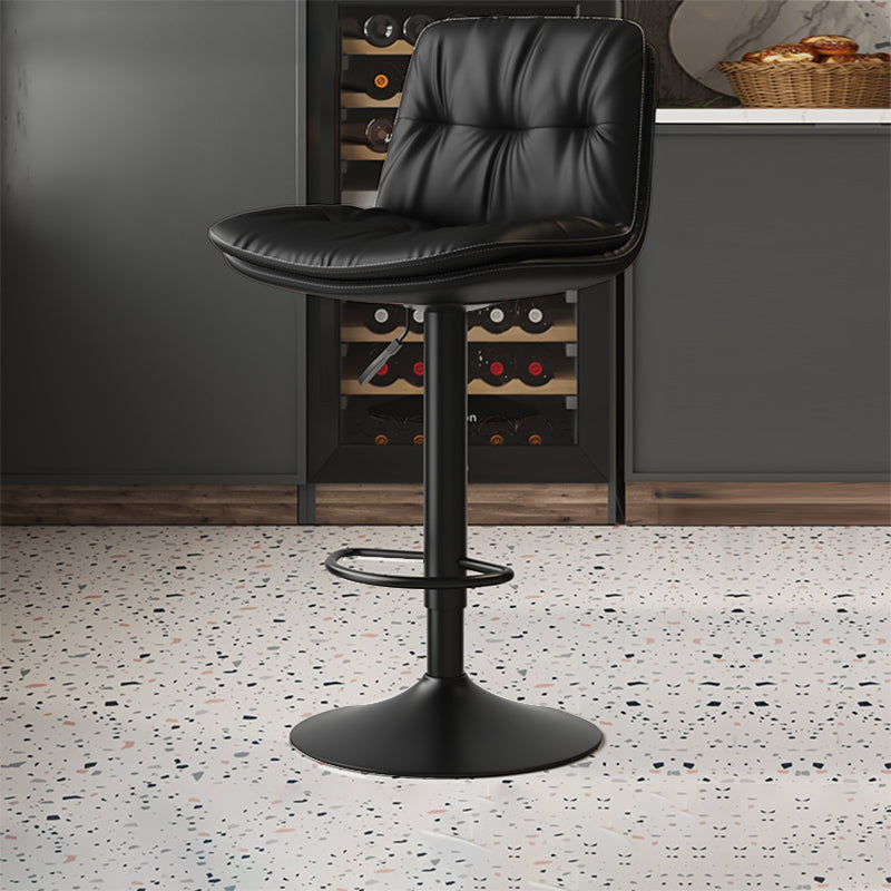Sgabello da bar in pelle di altezza regolabile scandinava
