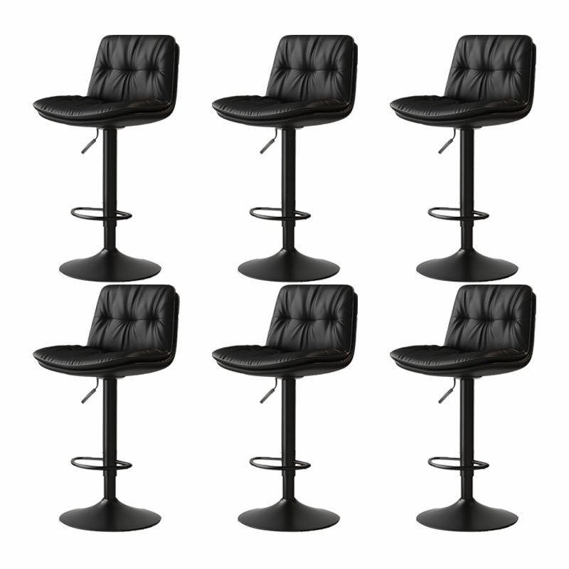 Sgabello da bar in pelle di altezza regolabile scandinava