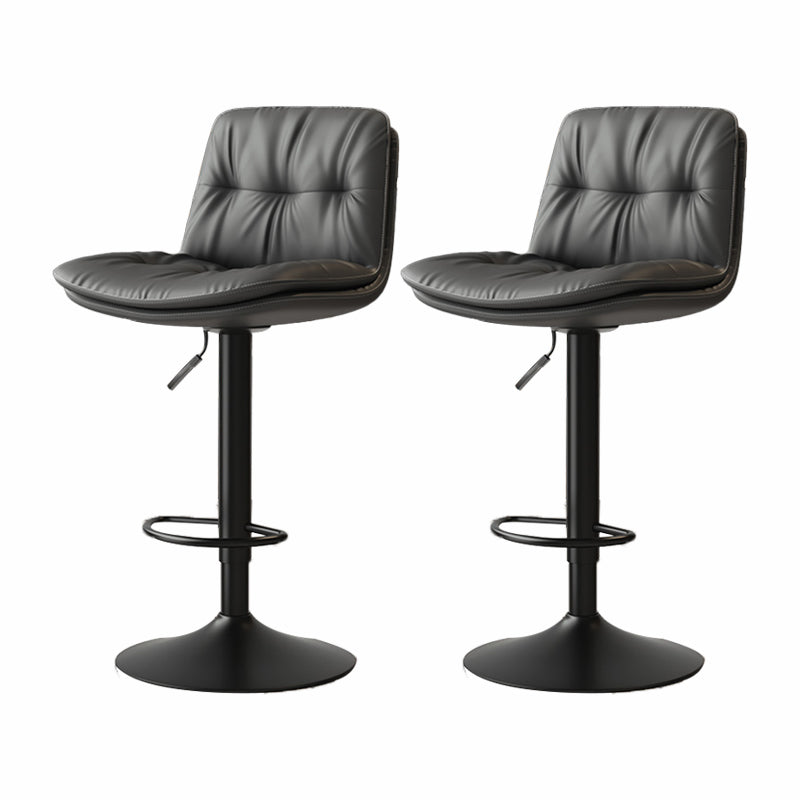 Sgabello da bar in pelle di altezza regolabile scandinava