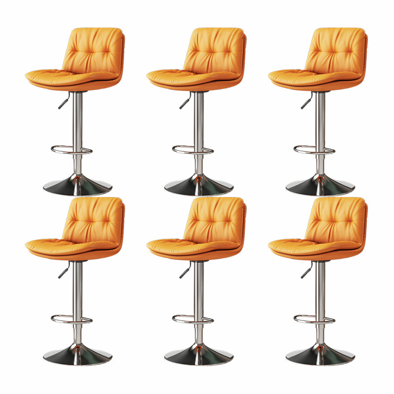 Sgabello da bar in pelle di altezza regolabile scandinava