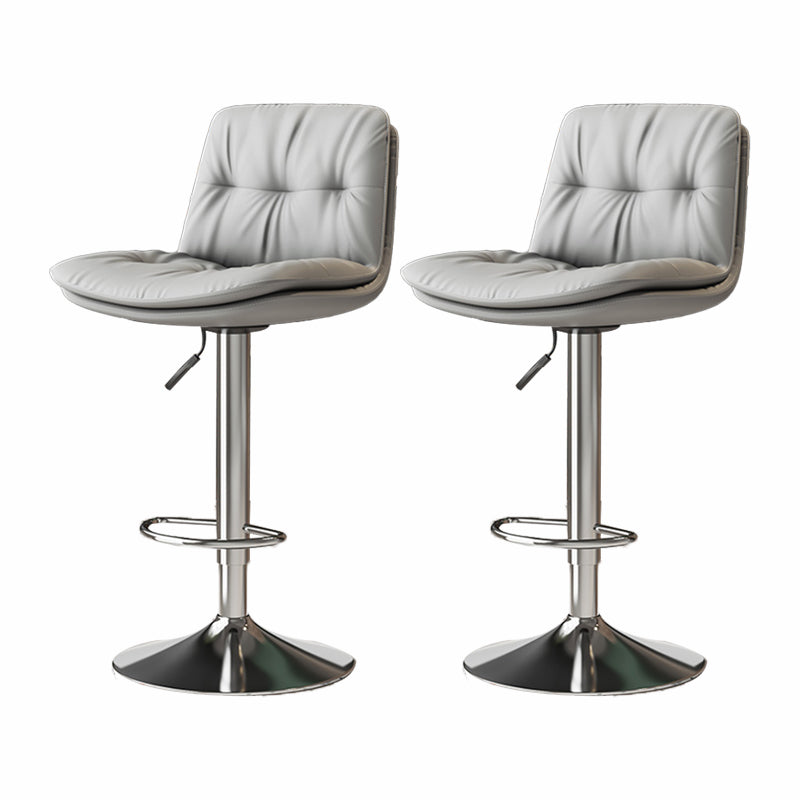 Sgabello da bar in pelle di altezza regolabile scandinava