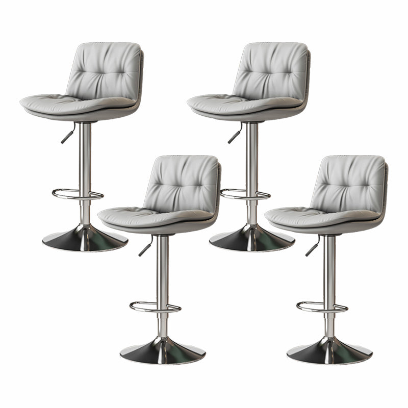 Sgabello da bar in pelle di altezza regolabile scandinava