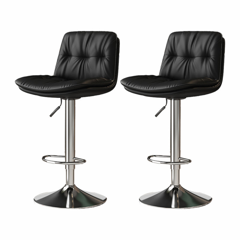 Sgabello da bar in pelle di altezza regolabile scandinava