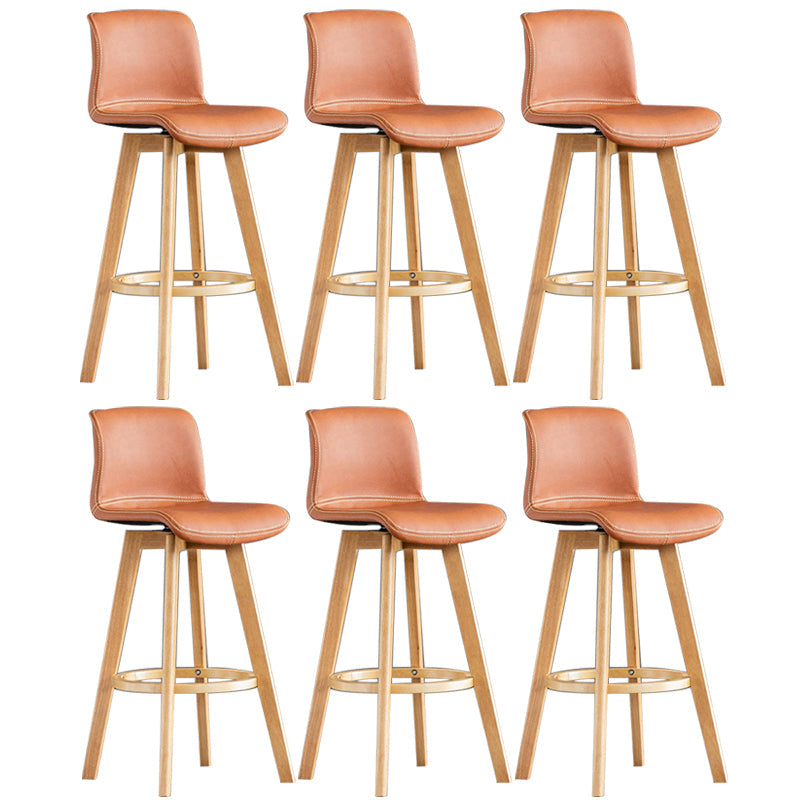 Taburete de bar de cuero con acabado mate y respaldo bajo para el hogar contemporáneo