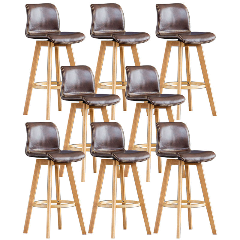 Taburete de bar de cuero con acabado mate y respaldo bajo para el hogar contemporáneo