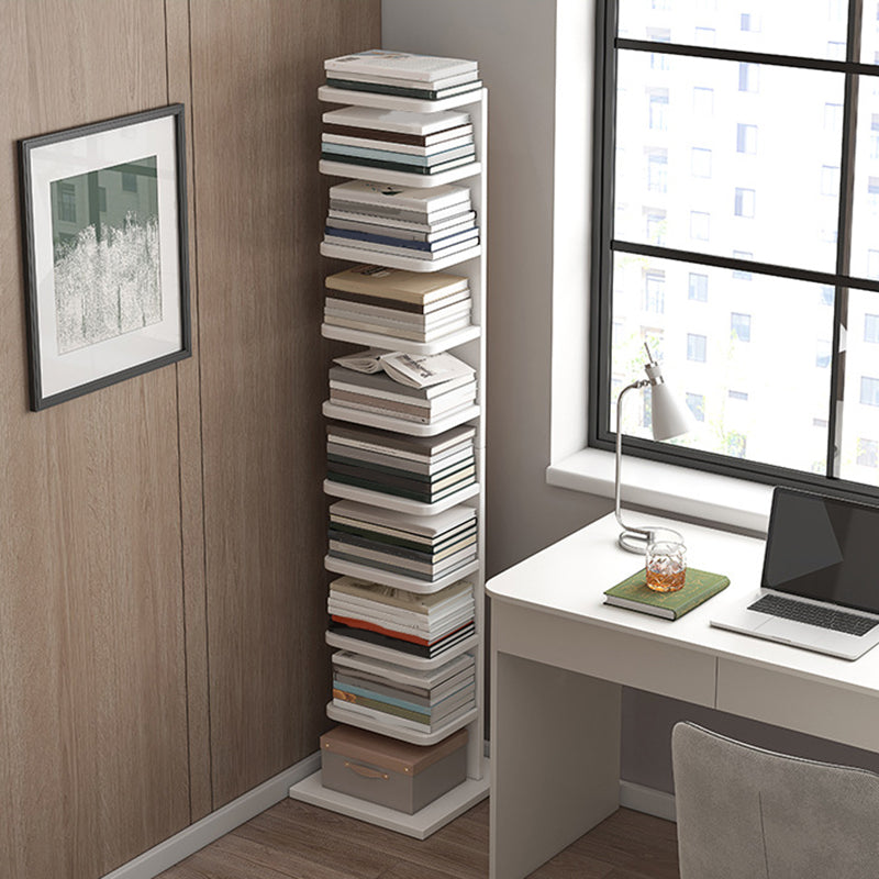 Moderne geometrische boekplank met rechthoekige planken houten boekenkast