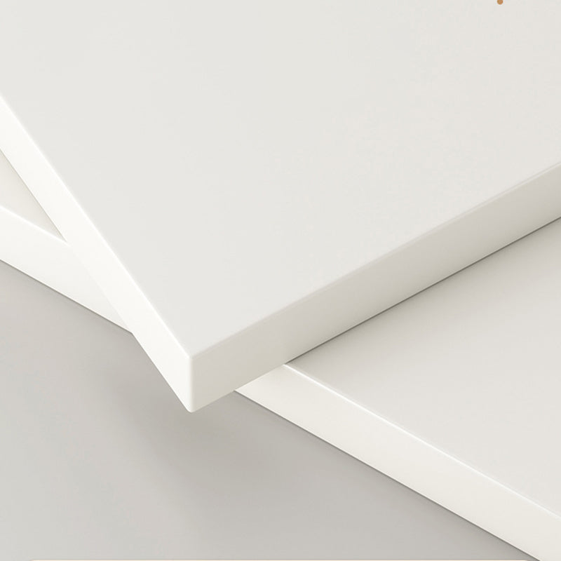 Moderne geometrische boekplank met rechthoekige planken houten boekenkast