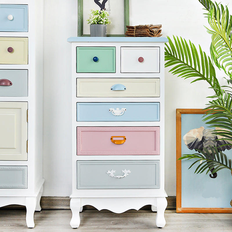 Nautische gemanipuleerde hout op de slaapkamer van hout opbergkast met laden