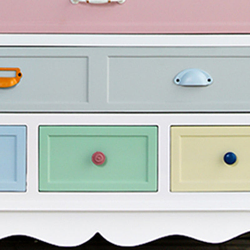 Nautische gemanipuleerde hout op de slaapkamer van hout opbergkast met laden