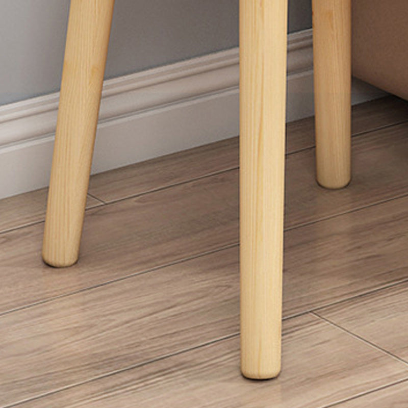 Tabla de extremo cuadrada contemporánea 4 Piernas Mesa lateral de madera maciza, 16.5 "de alto