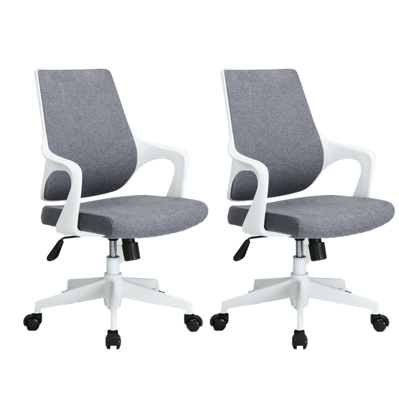 Sillón moderno con brazos fijos, asiento ajustable en altura, silla de oficina