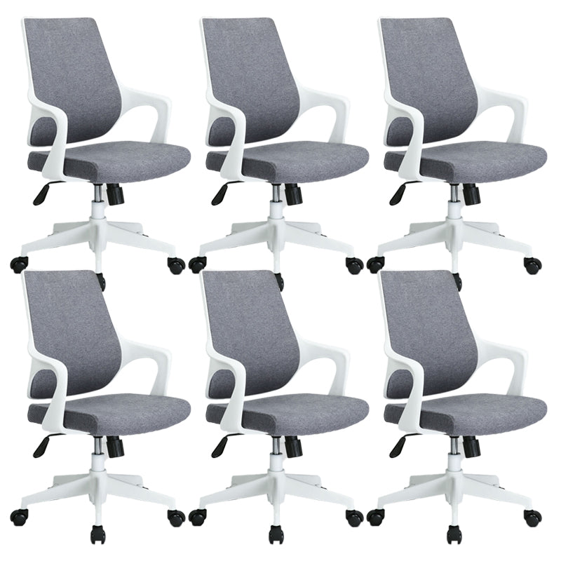 Sillón moderno con brazos fijos, asiento ajustable en altura, silla de oficina