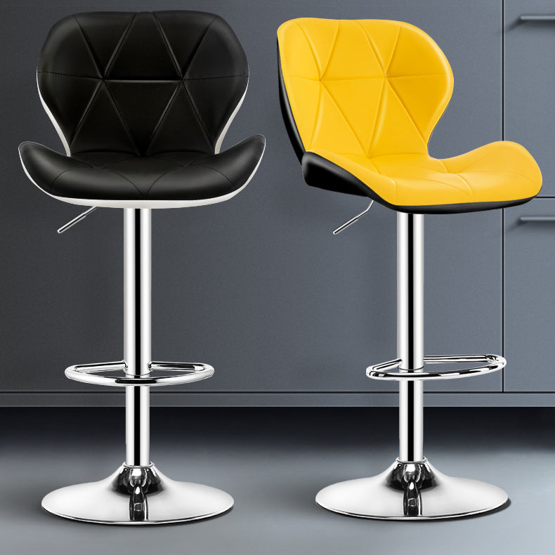 スカンジナビアのメタルバースツールフェイクレザーフットレスト調整可能なカウンタースツール