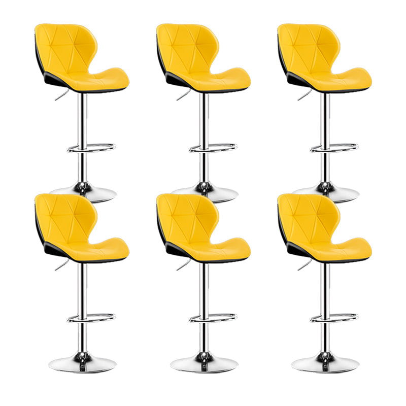 スカンジナビアのメタルバースツールフェイクレザーフットレスト調整可能なカウンタースツール