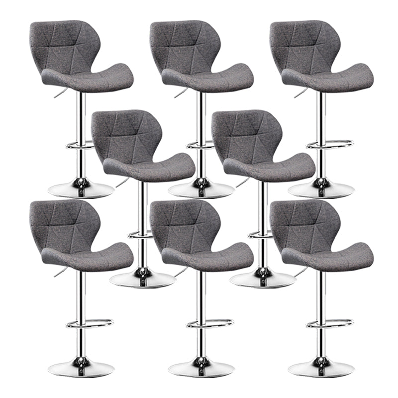 スカンジナビアのメタルバースツールフェイクレザーフットレスト調整可能なカウンタースツール