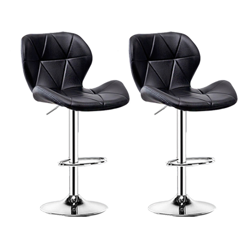スカンジナビアのメタルバースツールフェイクレザーフットレスト調整可能なカウンタースツール