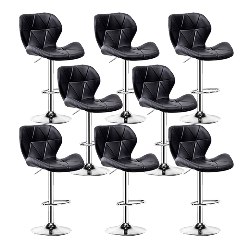 スカンジナビアのメタルバースツールフェイクレザーフットレスト調整可能なカウンタースツール