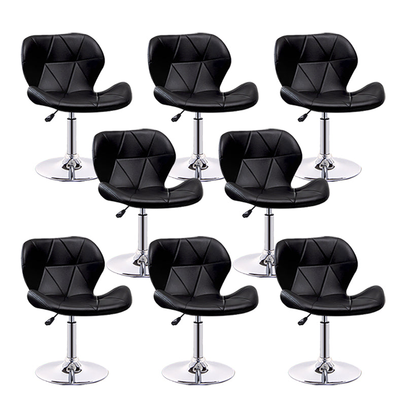 スカンジナビアのメタルバースツールフェイクレザーフットレスト調整可能なカウンタースツール