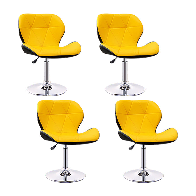 スカンジナビアのメタルバースツールフェイクレザーフットレスト調整可能なカウンタースツール