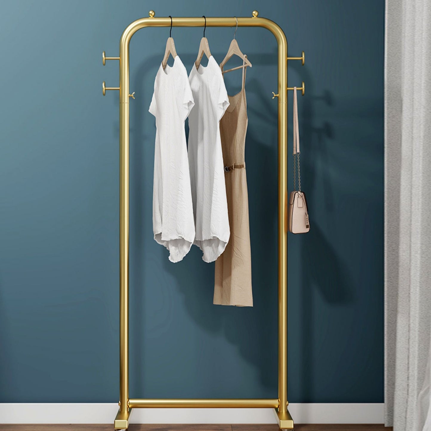 Industrielle minimalistische Style -Rack Metallic MEDALLIC FREE STRESTLE BASE BASE RACK