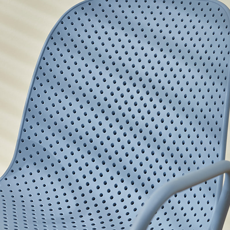 Silla de brazo de estilo contemporáneo silla de comedor de plástico con base de metal