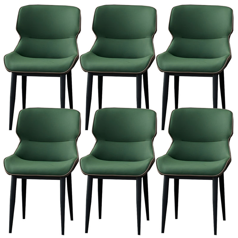 Chaise de finale finale mate avec jambes noires chaise latéral contemporaine pour salle à manger