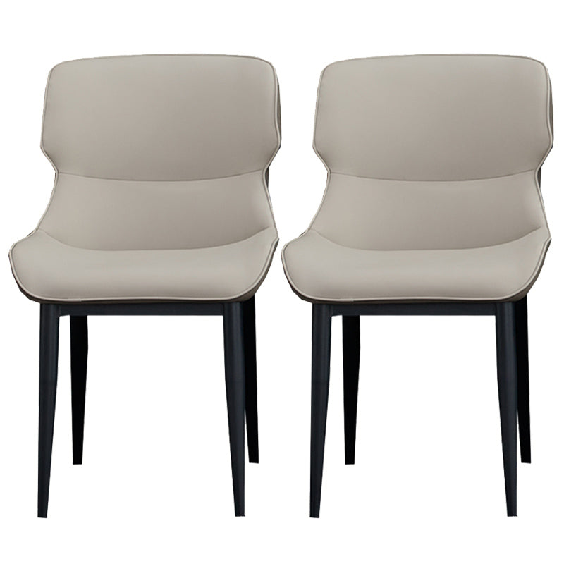 Chaise de finale finale mate avec jambes noires chaise latéral contemporaine pour salle à manger