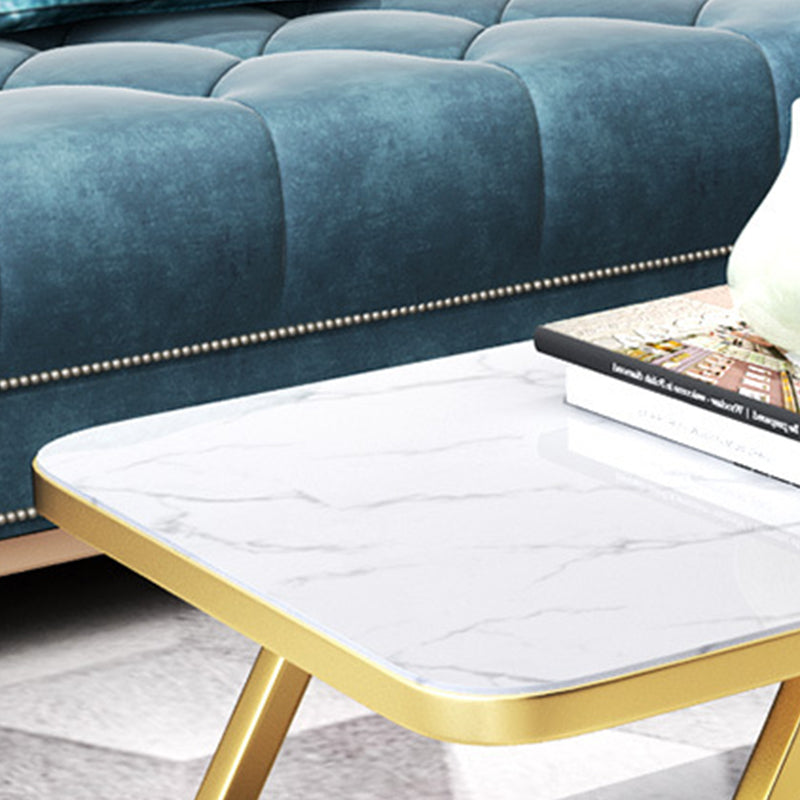 Tavolino in stile glam con base di cavalletto e top in marmo nel rettangolo