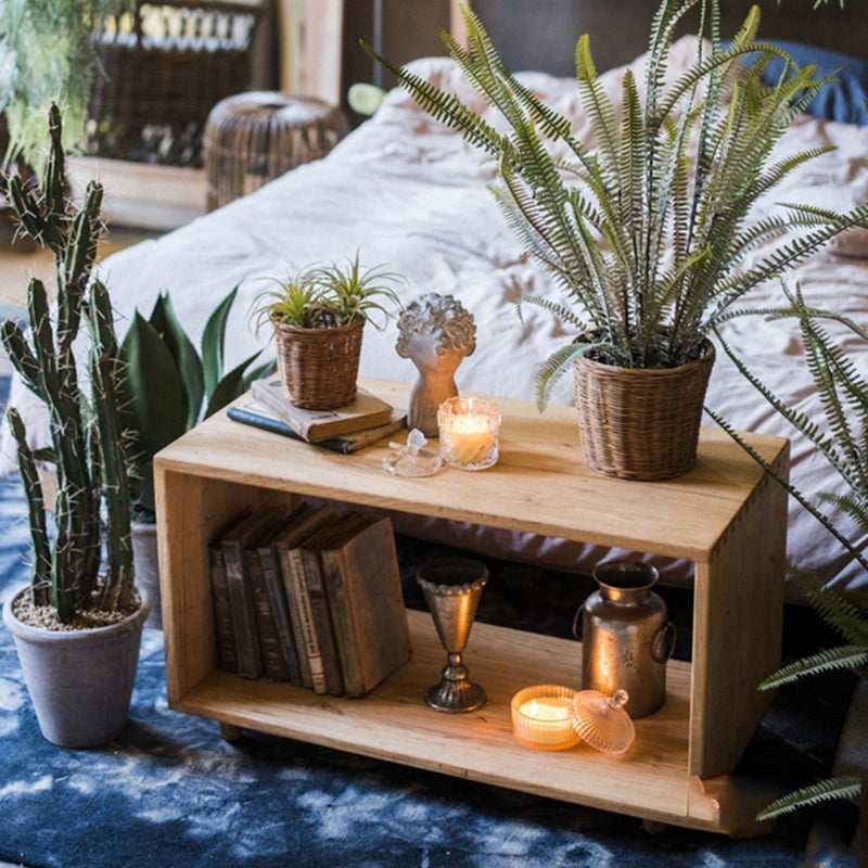 Hölzerner Nachttisch moderner massiver Holz Nachttisch mit niedrigerem Regal