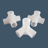 Eigentijdse garderobe -armoire met metalen garderobe kast van de benen