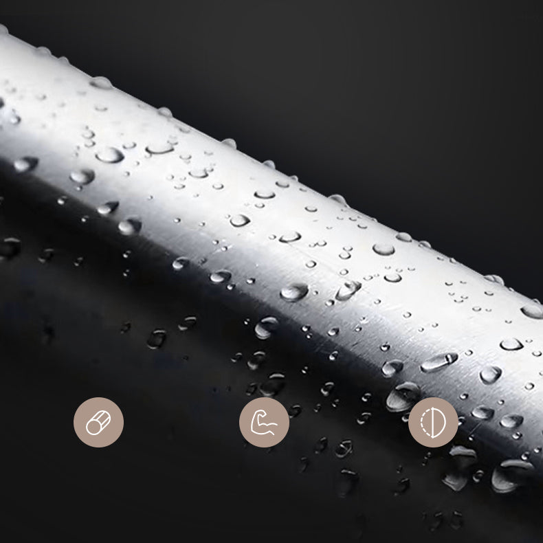 Eigentijdse garderobe -armoire met metalen garderobe kast van de benen