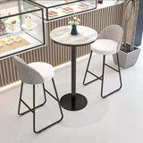 工業用レザーカウンターハイトスツールフットレストショップダイニングスツールと金属ベース