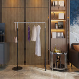 Approfondito industriale in stile minimalista per cappotto metallizzato