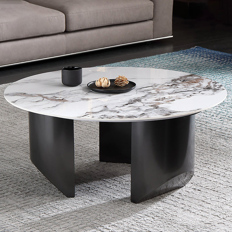 Tavolino bianco glam con 3 gambe in acciaio nero e top in pietra