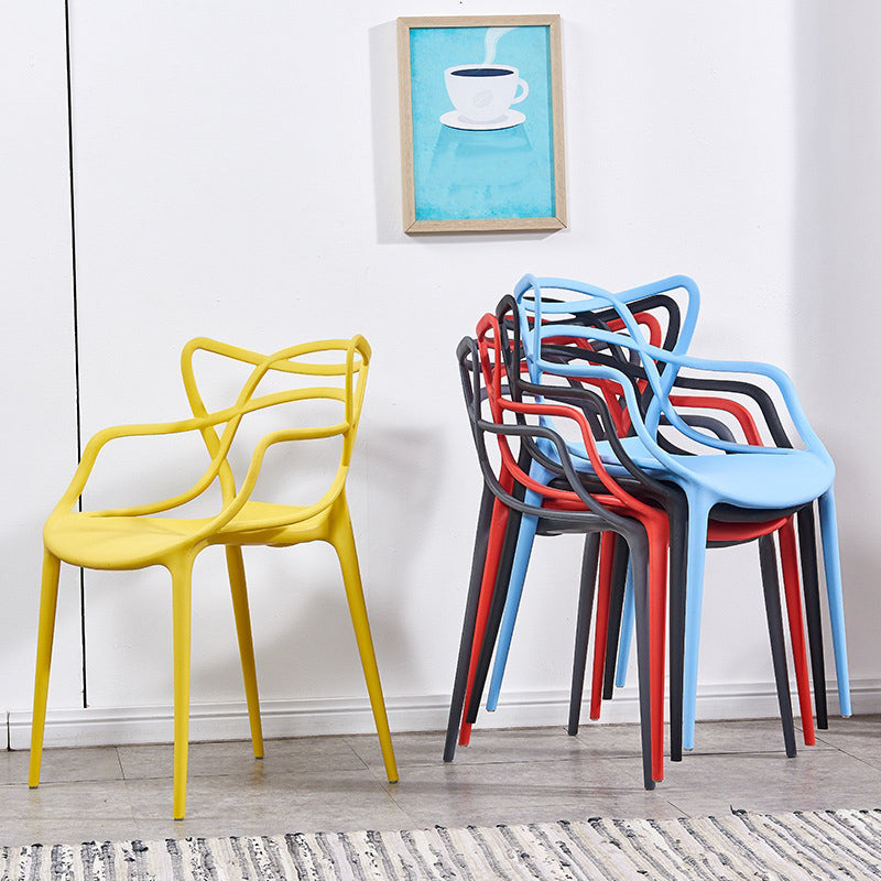 Chaise sans bras de style contemporain Plastique ouverte à l'arrière pour salle à manger