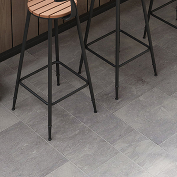 Industrial Metal Counter-height Stool Footrest Low Back Outdoor Counter Bar Stool in Black Clearhalo 'Bar Furniture' 'Bar Stools' 'bar_stools' 'furn' 'furn_bar_stools' 'Furniture' 'Kitchen & Dining Furniture' 6094748