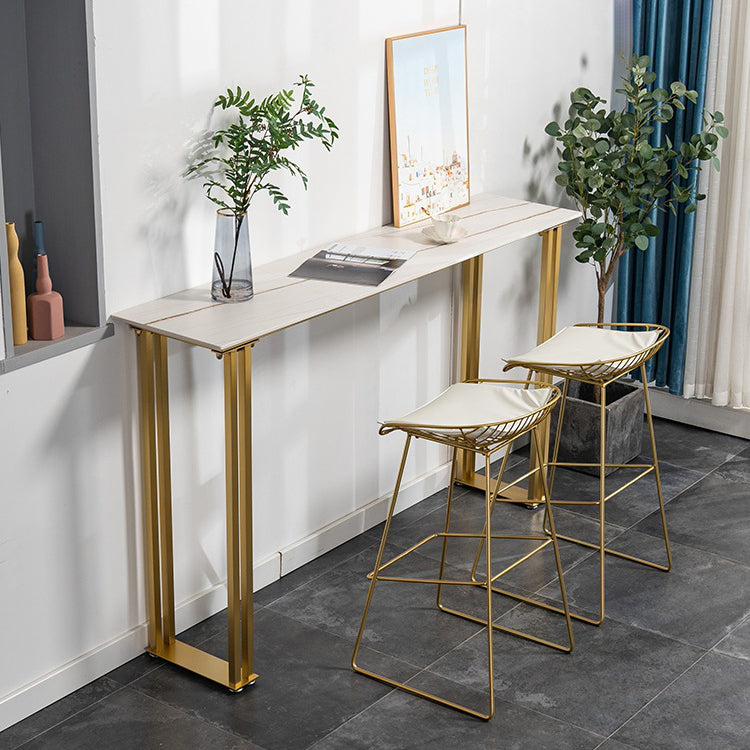 Bartisch aus gesintertem Stein, moderner Esstisch, Bartisch mit Gold- und Metallbasis