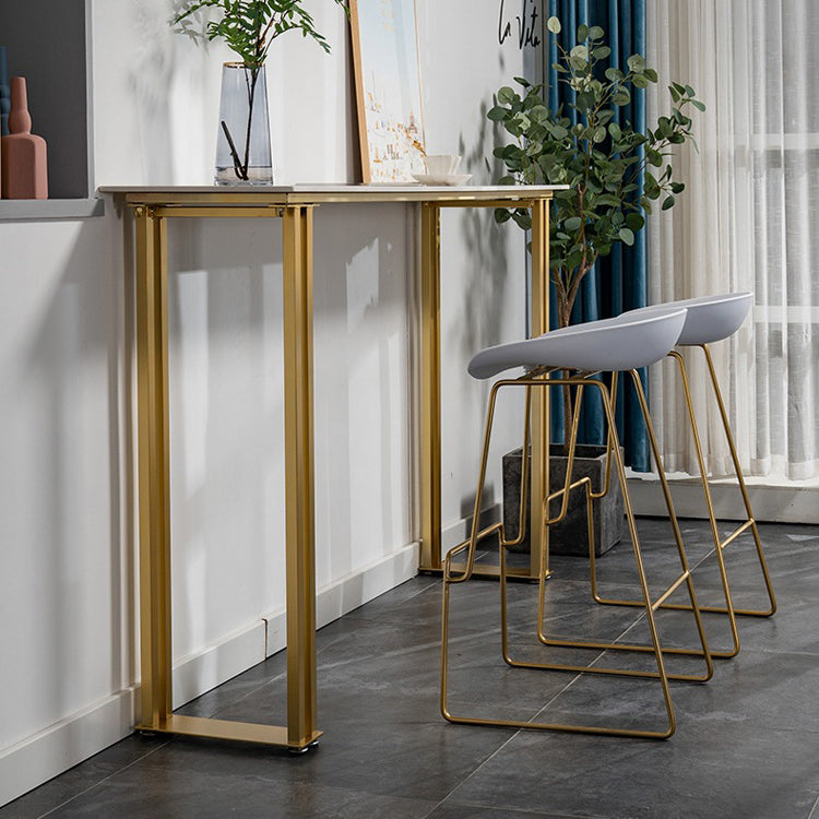 Bartisch aus gesintertem Stein, moderner Esstisch, Bartisch mit Gold- und Metallbasis