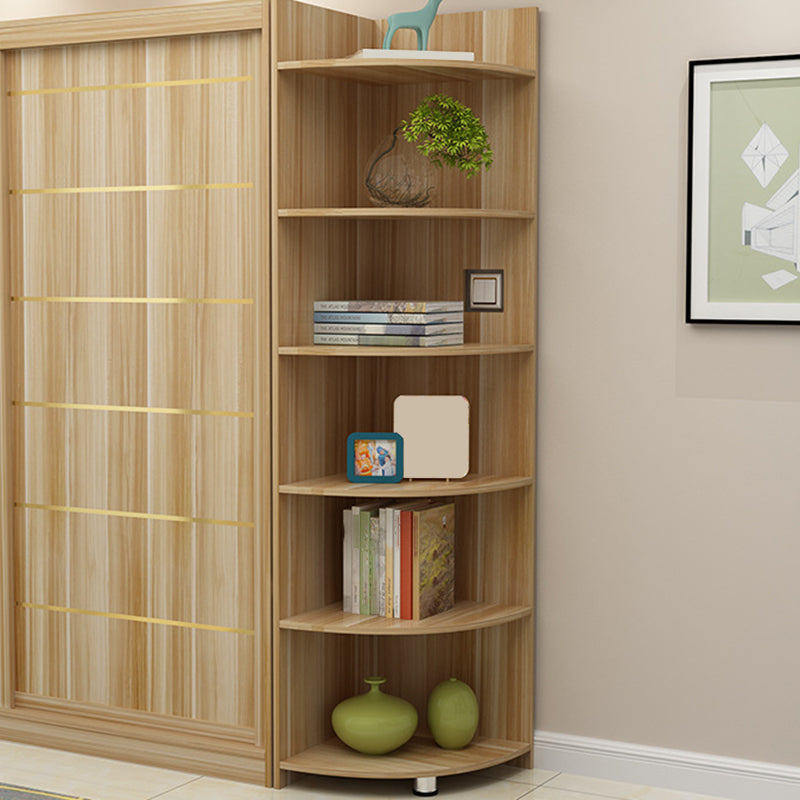 Cassa di accento del triangolo moderno di metà secolo con ripiani in legno 5 mensole