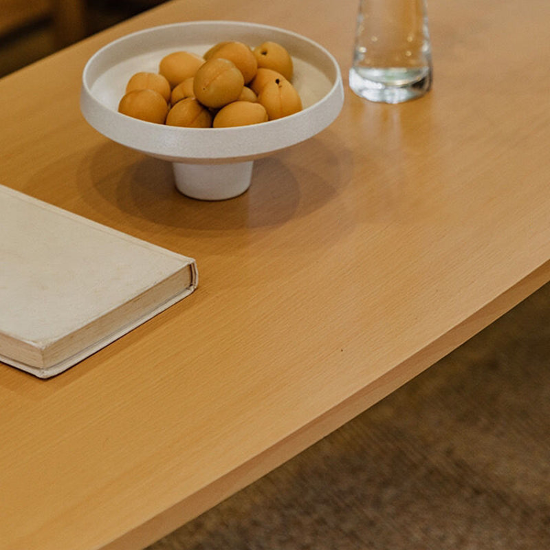 Zeitgenössischer rechteckiger, klappbarer Einzel-Couchtisch aus Massivholz