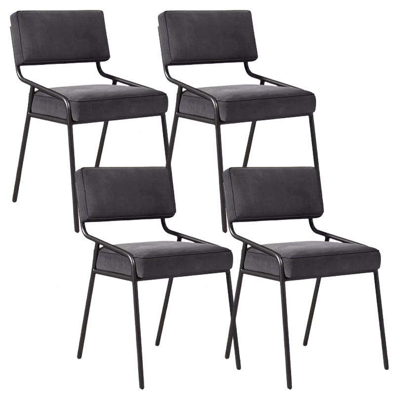 Chaise latéral de style industriel rembourré à l'arrière ouvert avec une jambe en métal