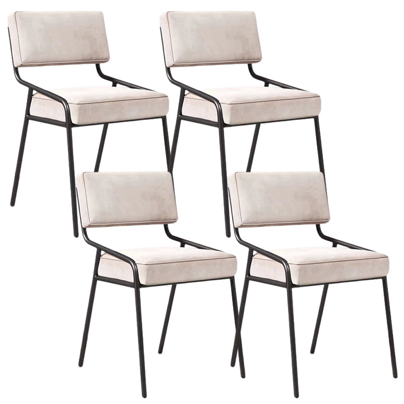 Chaise latéral de style industriel rembourré à l'arrière ouvert avec une jambe en métal