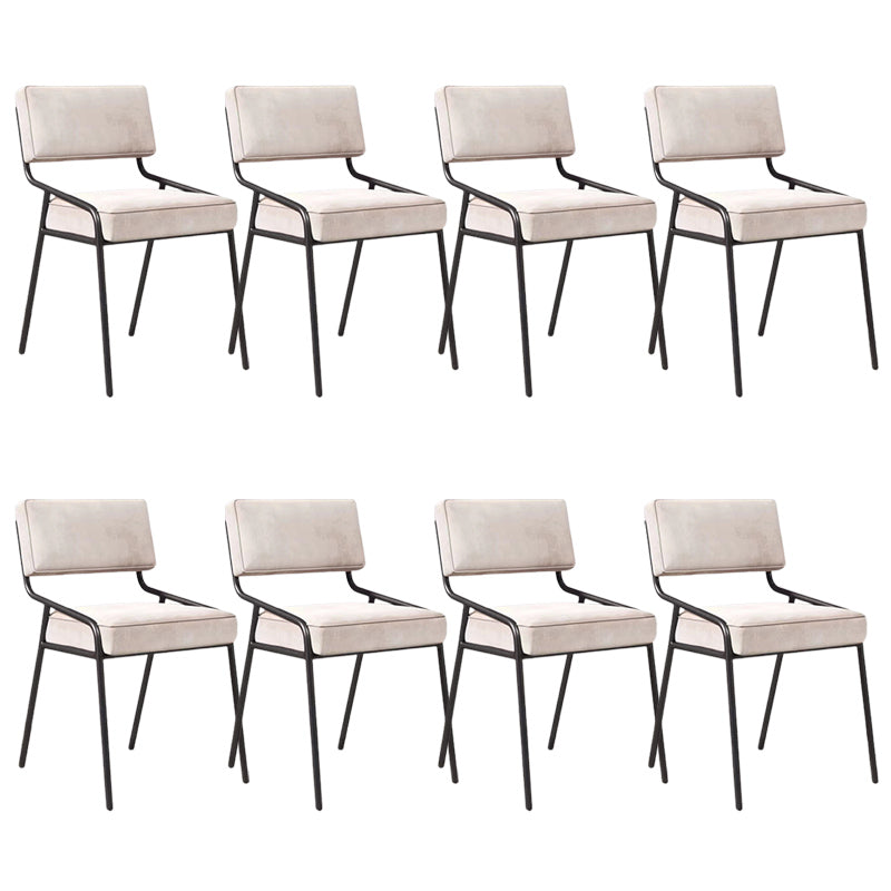 Chaise latéral de style industriel rembourré à l'arrière ouvert avec une jambe en métal