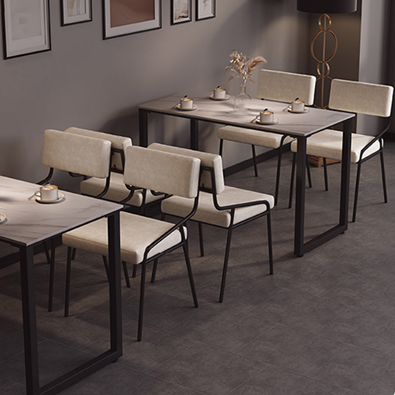 Chaise latéral de style industriel rembourré à l'arrière ouvert avec une jambe en métal