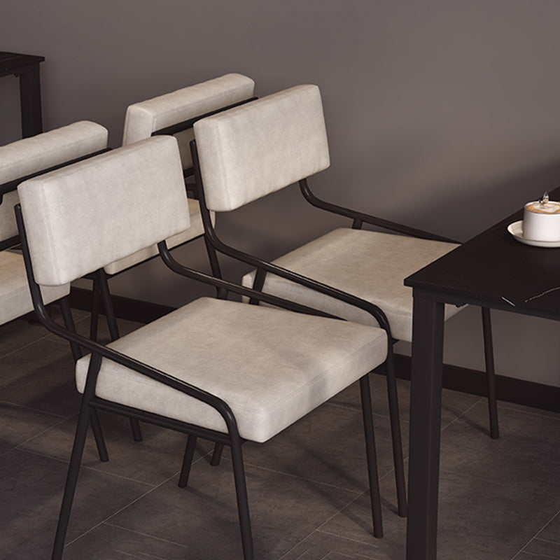 Chaise latéral de style industriel rembourré à l'arrière ouvert avec une jambe en métal
