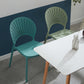 Stapelbare armloze eetkamerstoel Scandinavische plastic eetkamerstoelen