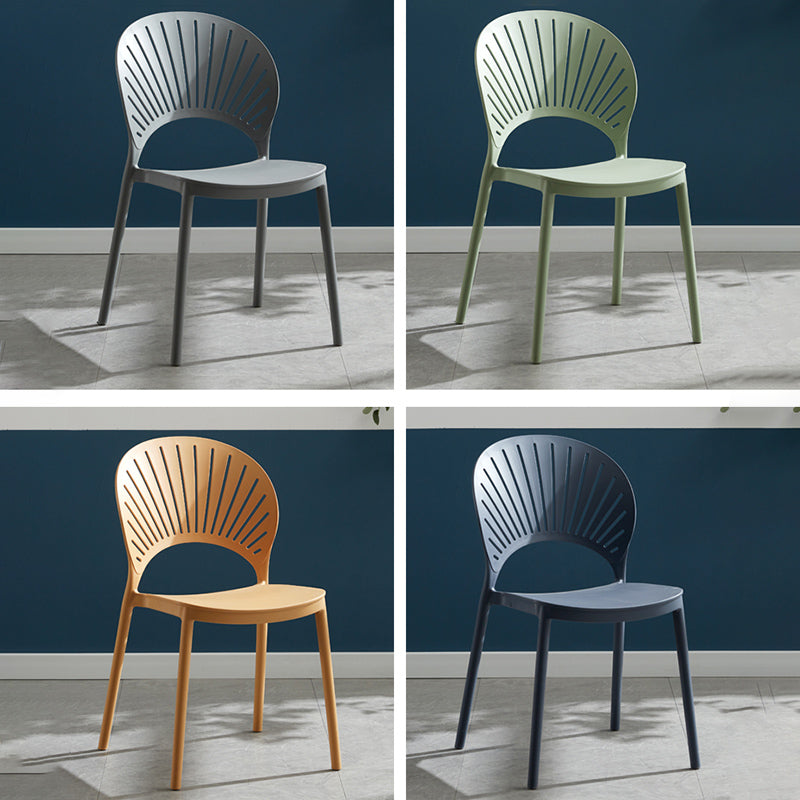 Stapelbare armloze eetkamerstoel Scandinavische plastic eetkamerstoelen