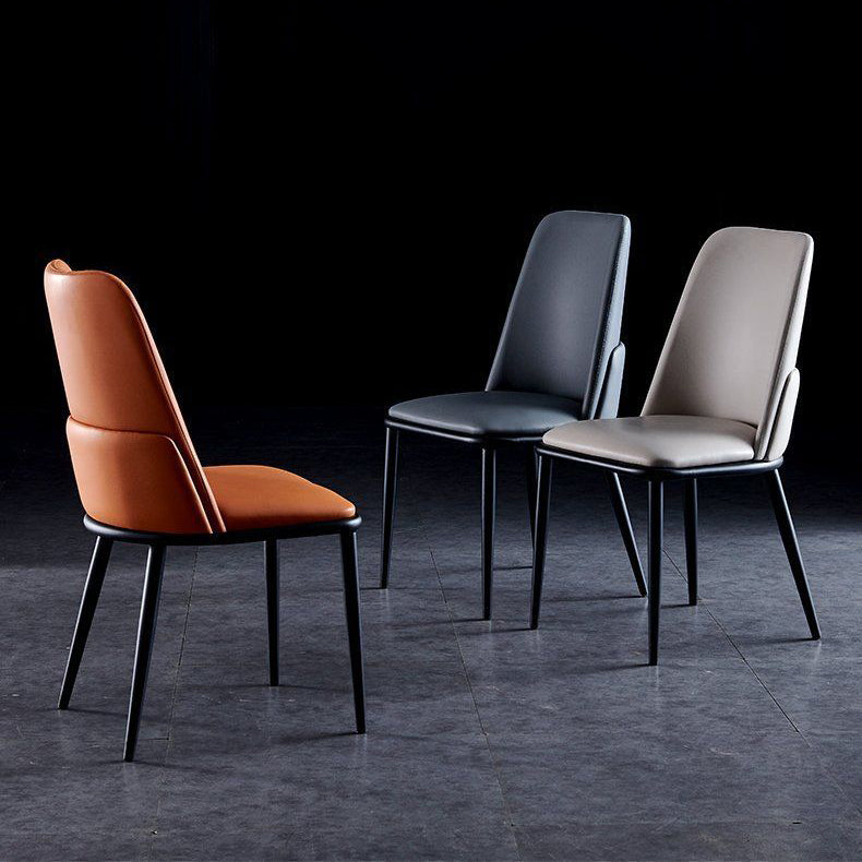 Chaise latéral à dos intérieure en métal contemporain en métal solide à dos solide